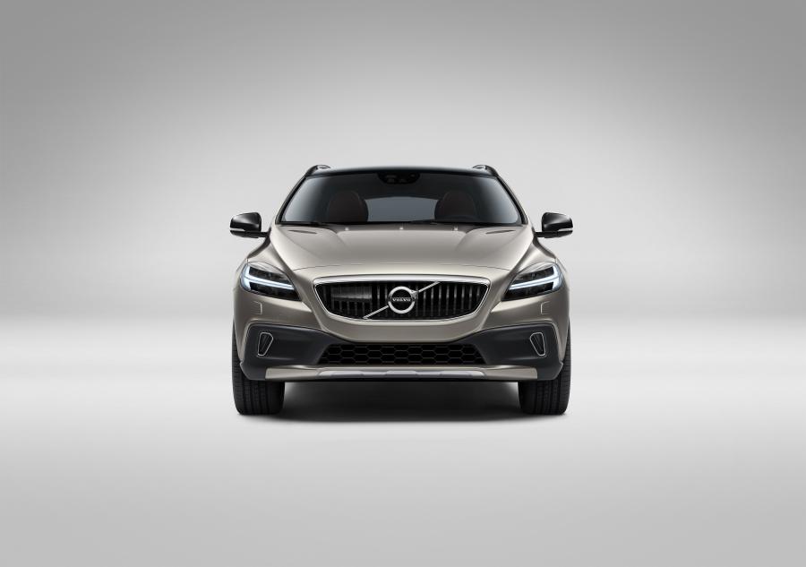  Volvo V40 T5 AWD Cross Country 2016 года  (фото 2 из 19)
